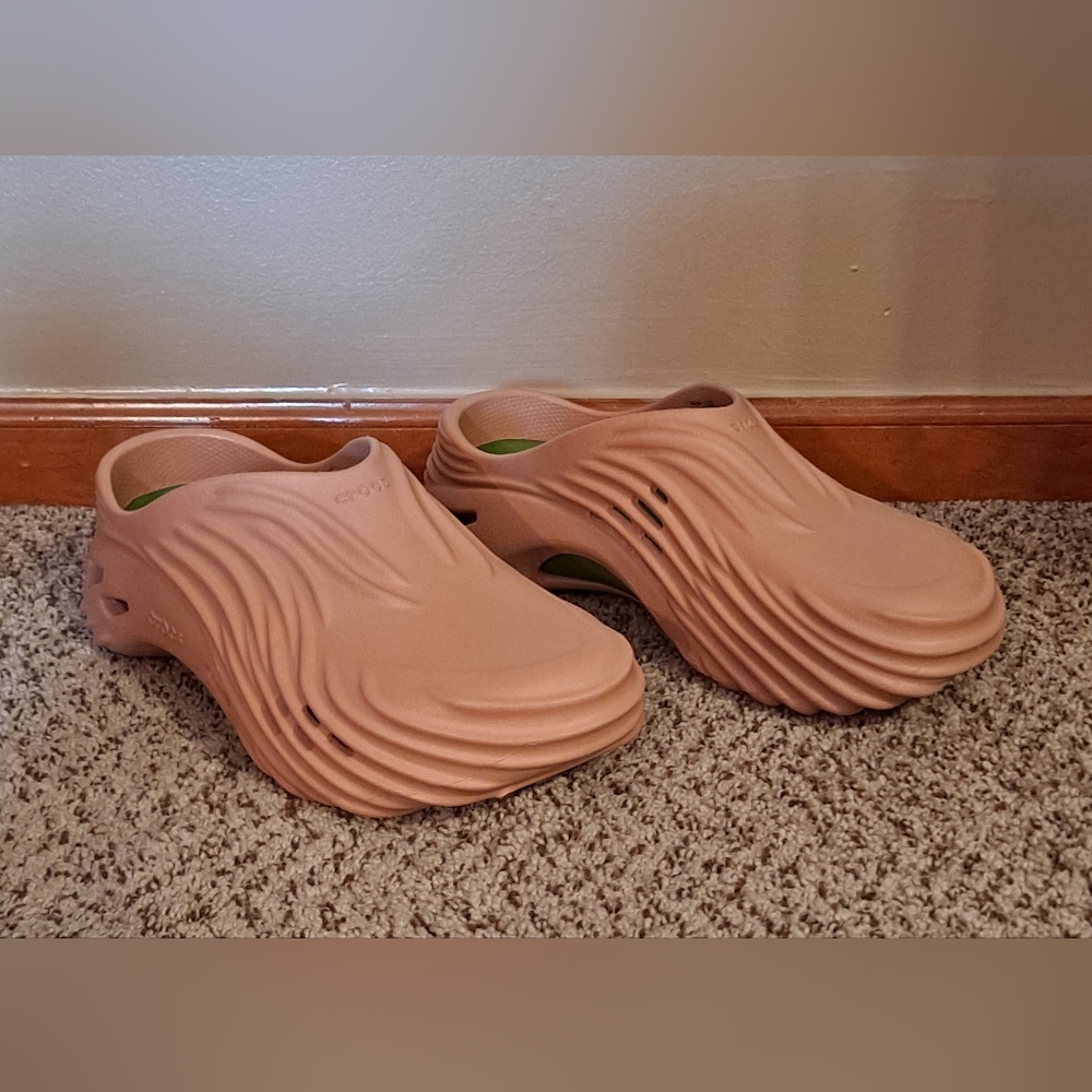 CROCS Echo Wave Slip On Cork Clogs Size Men's 10 Women's 12